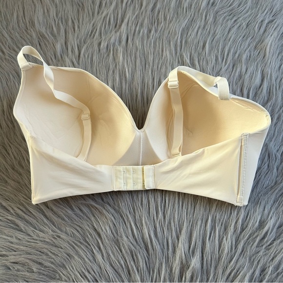 Secret Treasures Bra‎ Womens Size 36DD White Wireless Thin Padding Back Closure - Picture 4 of 7